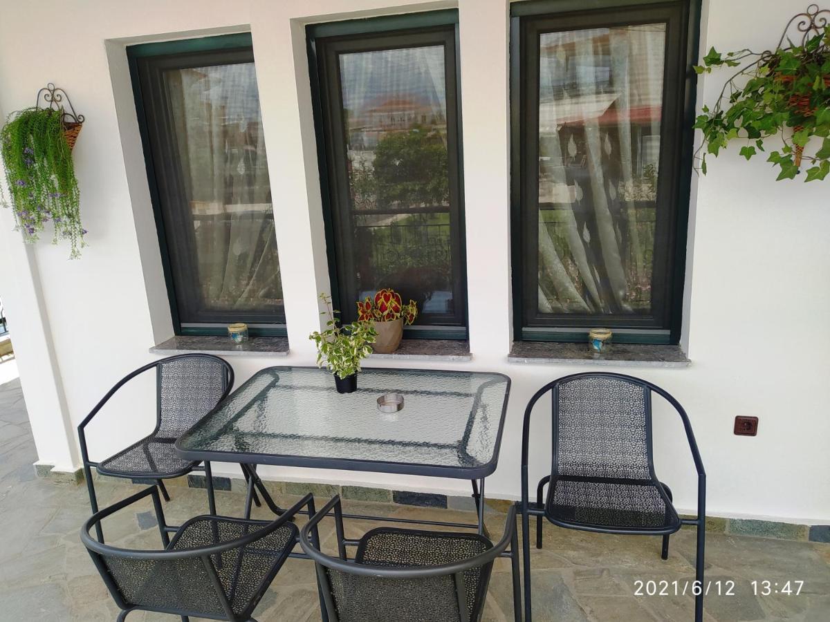 Limnaio Hotel Khrisokhórafa Екстериор снимка