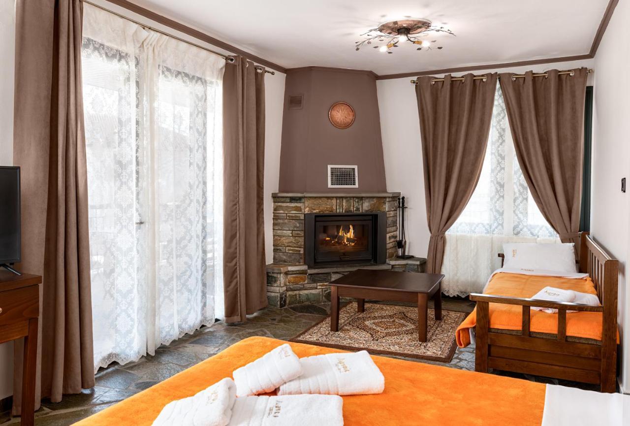 Limnaio Hotel Khrisokhórafa Екстериор снимка