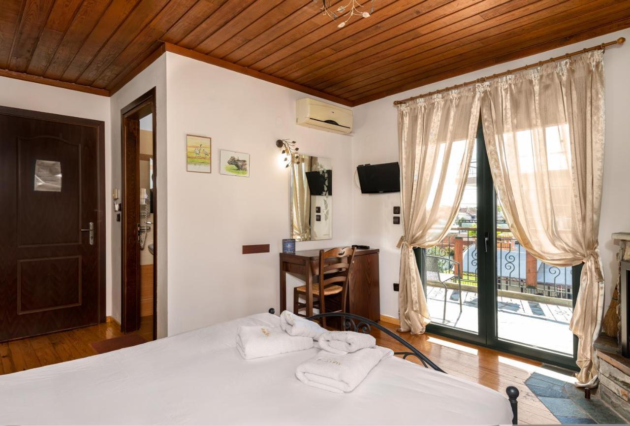 Limnaio Hotel Khrisokhórafa Екстериор снимка