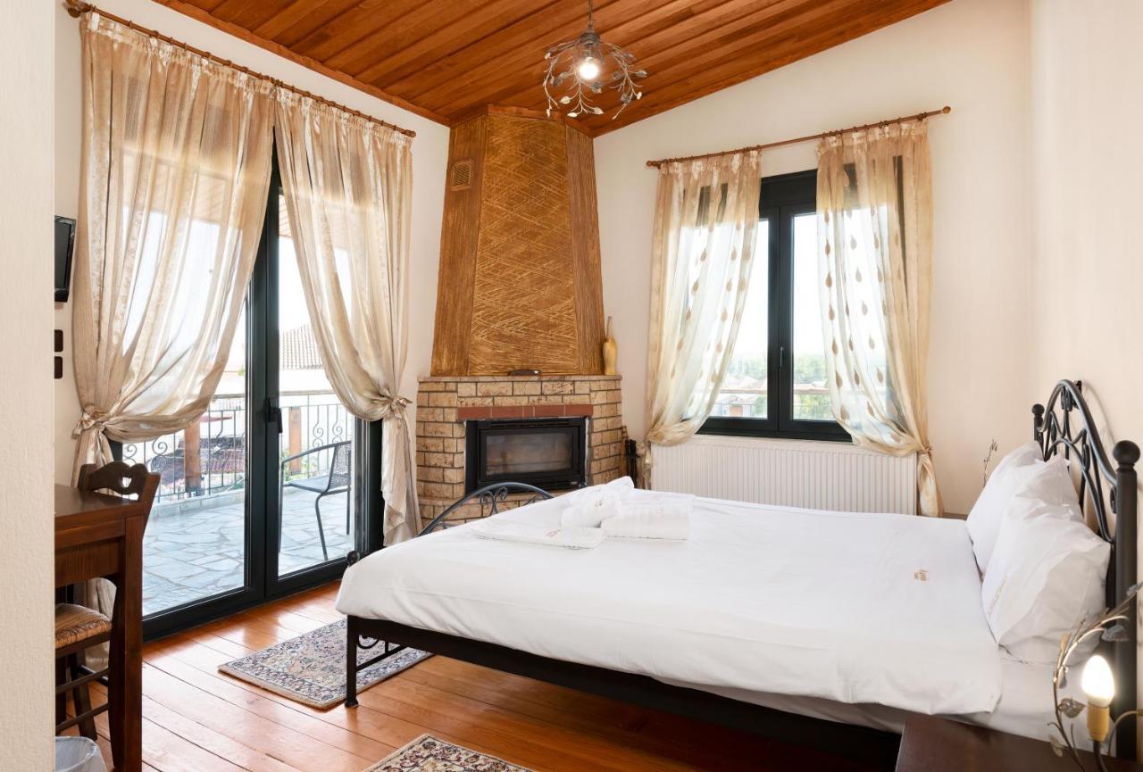 Limnaio Hotel Khrisokhórafa Екстериор снимка