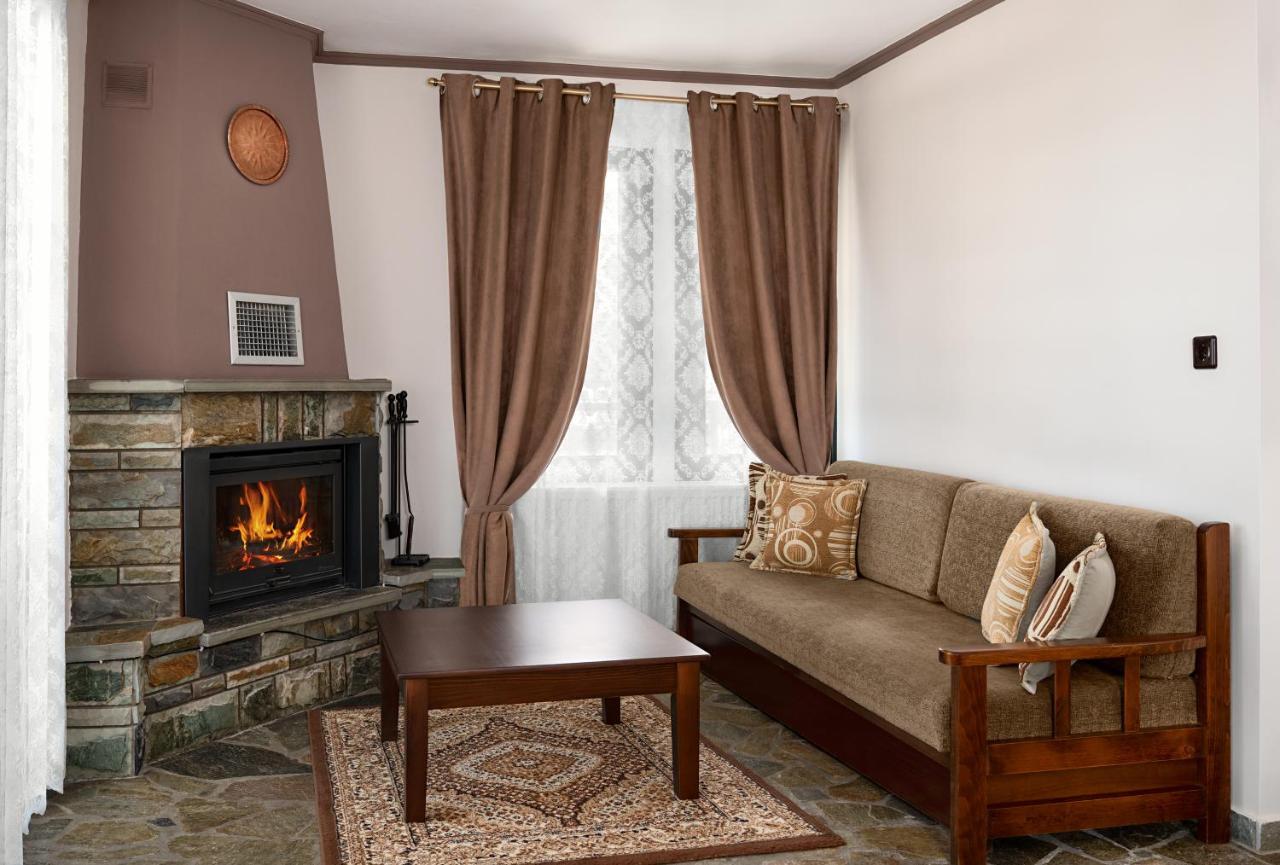 Limnaio Hotel Khrisokhórafa Екстериор снимка