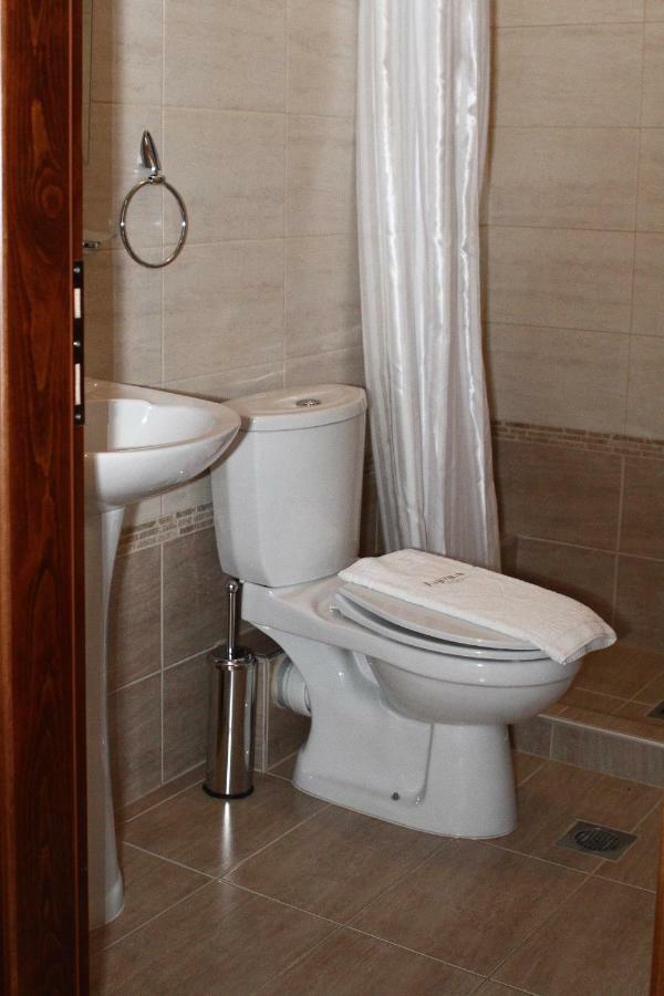 Limnaio Hotel Khrisokhórafa Екстериор снимка